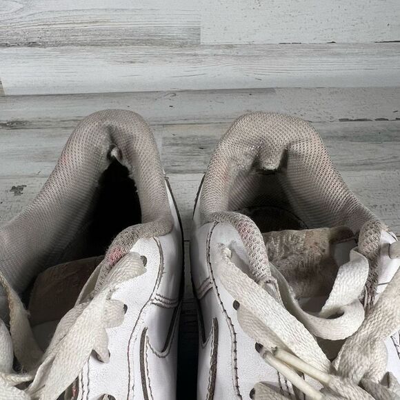 Nike Air Force 1 Men's Triple White Lace-Up Sneakers Size 10 - Picture 9 of 9